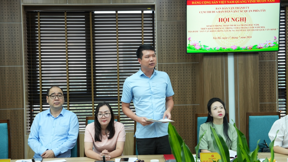 Đại biểu phường Phương Liệt, quận Thanh Xuân tham luận tại hội nghị