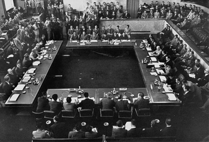 Hiệp định Giơnevơ về đình chỉ chiến sự ở Việt Nam được ký kết tại Giơnevơ (Thụy Sỹ) và trở thành dấu mốc lịch sử quan trọng trong sự nghiệp giải phóng dân tộc, thống nhất đất nước của Nhân dân ta.