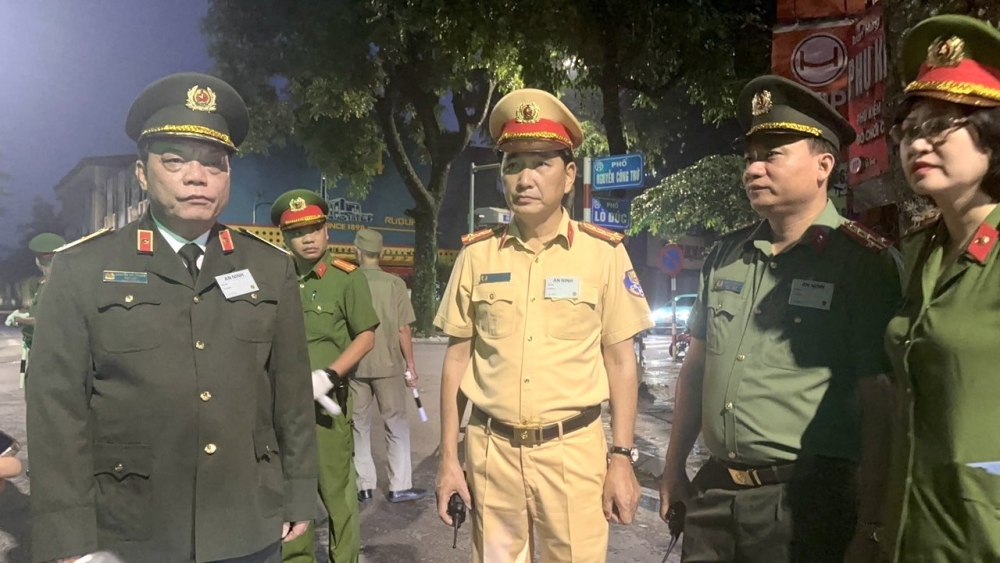 Trung tướng Nguyễn Hải Trung, Giám đốc Công an TP Hà Nội trực tiếp kiểm tra các chót phục vụ Lễ Quốc tang