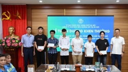 cong ty urenco tuyen duong khen thuong hang tram hoc sinh vuot kho