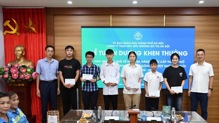 Công ty Urenco tuyên dương, khen thưởng hàng trăm học sinh vượt khó