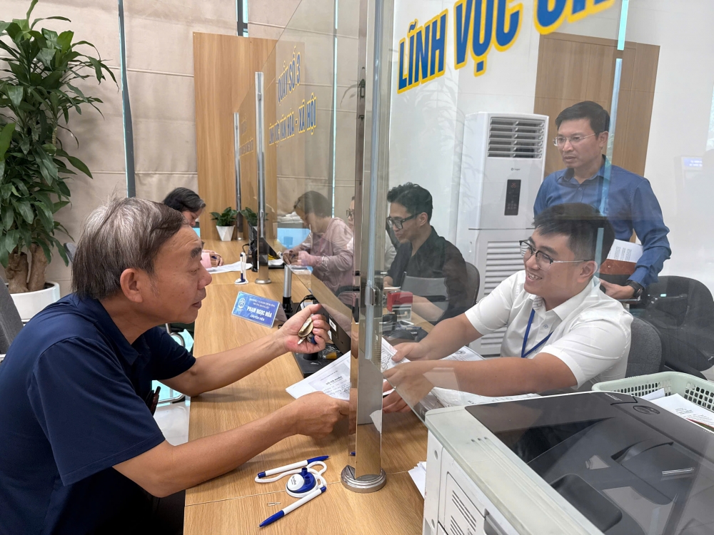 Phường Hoàng Liệt: Người dân hài lòng sau 1 tuần vận hành chính quyền mới