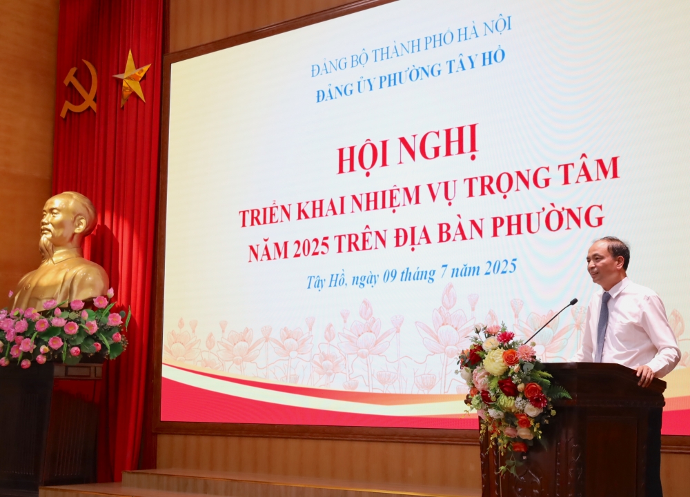 đồng chí Nguyễn Đình Khuyến, Bí thư Đảng ủy phường Tây Hồ