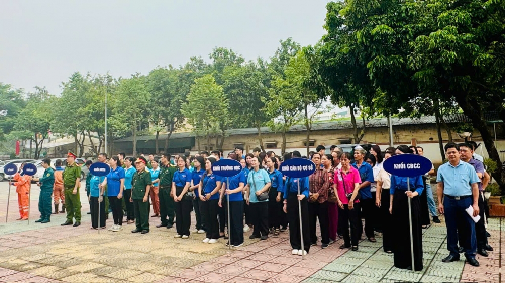 Phường Lĩnh Nam phát động phong trào thi đua vì môi trường xanh - sạch - đẹp