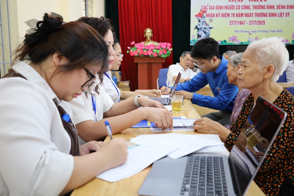 Các ông bà từ 75 tuổi trở lên đều được hưởng trợ cấp hưu trí xã hội Các ông bà từ 75 tuổi trở lên đều được hưởng trợ cấp hưu trí xã hội