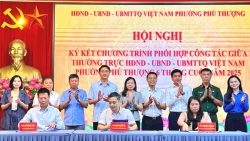 HĐND, UBND, Ủy ban MTTQ phường Phú Thượng ký kết quy chế phối hợp