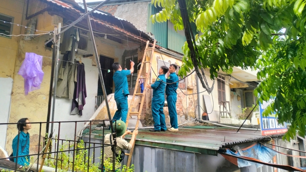 Phường Tương Mai: Gia cố mái nhà, lập Sở Chỉ huy tiền phương chống bão