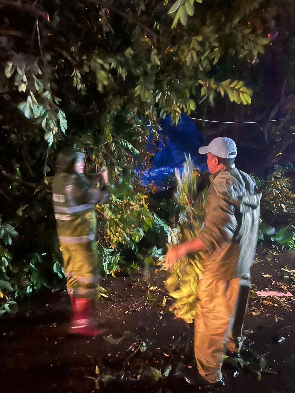Phường Lĩnh Nam: Lãnh đạo xuống địa bàn, chỉ đạo chống bão sát thực tế