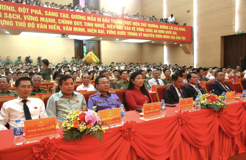 Các đại biểu dự hội nghị