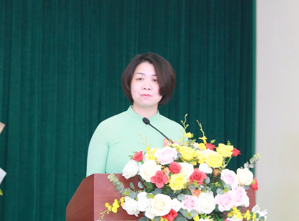 Đại biểu đóng góp ý kiến vào báo cáo chính trị