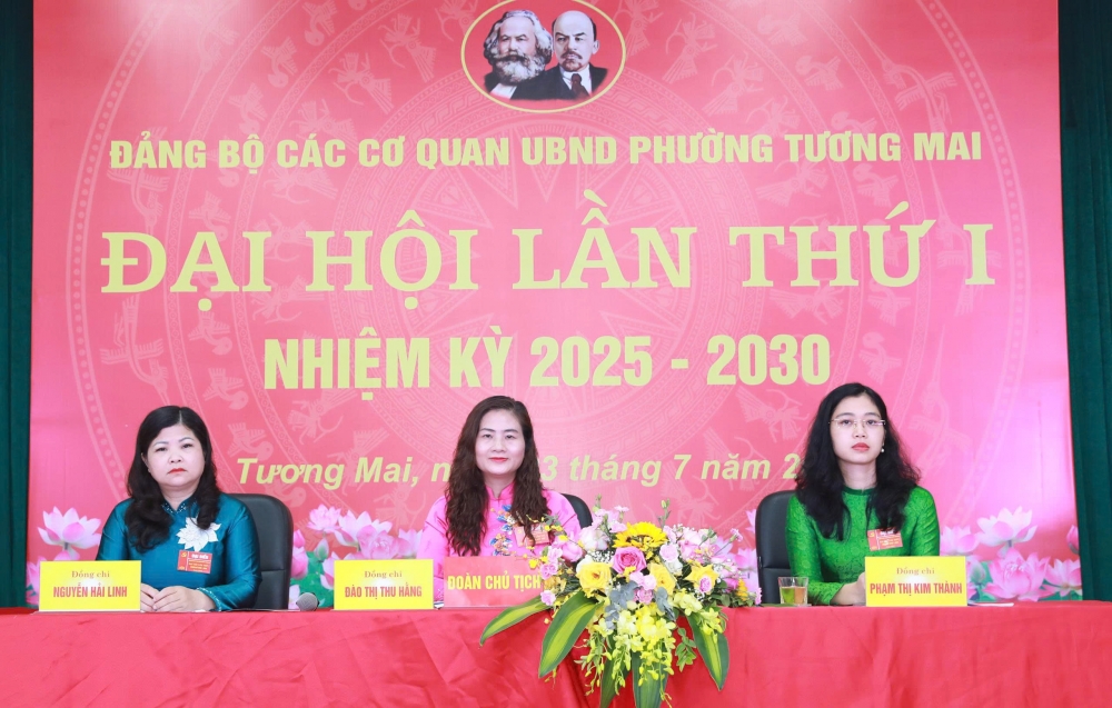 Đoàn Chủ tịch Đại hội