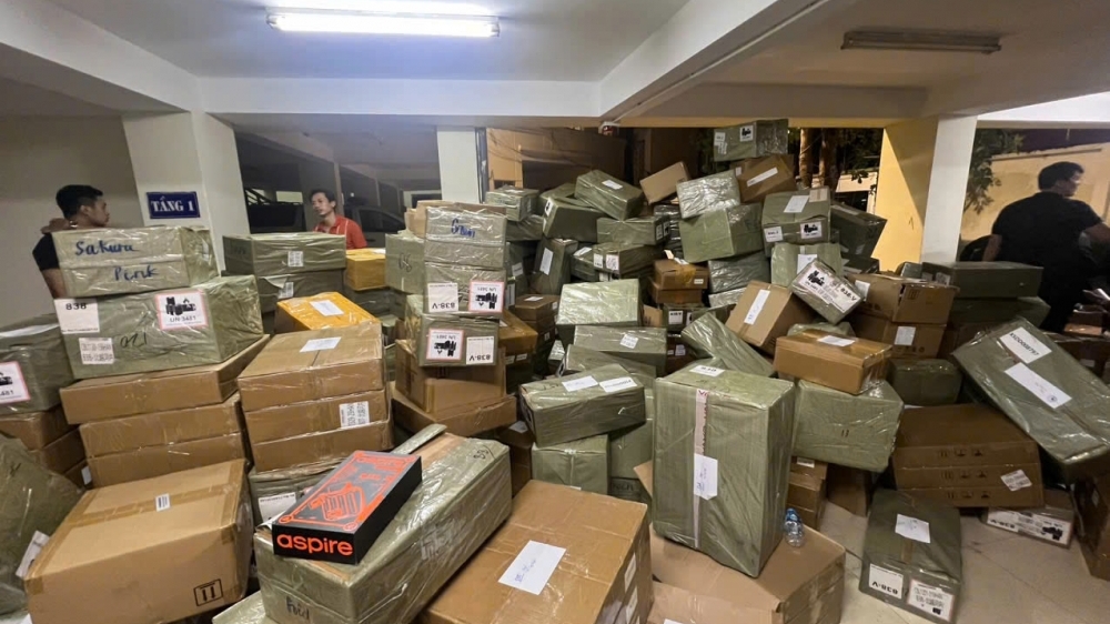 Công an Hà Nội triệt phá đường dây mua bán thuốc lá điện tử số lượng cực lớn