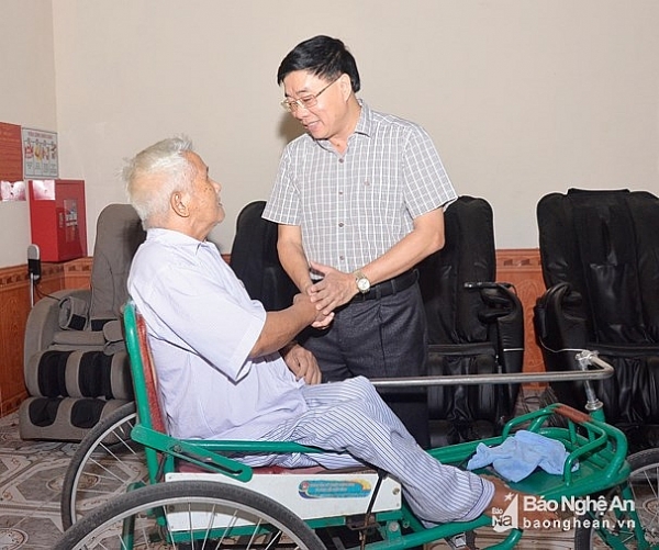 nhieu hoat dong tri an nhung nguoi co cong