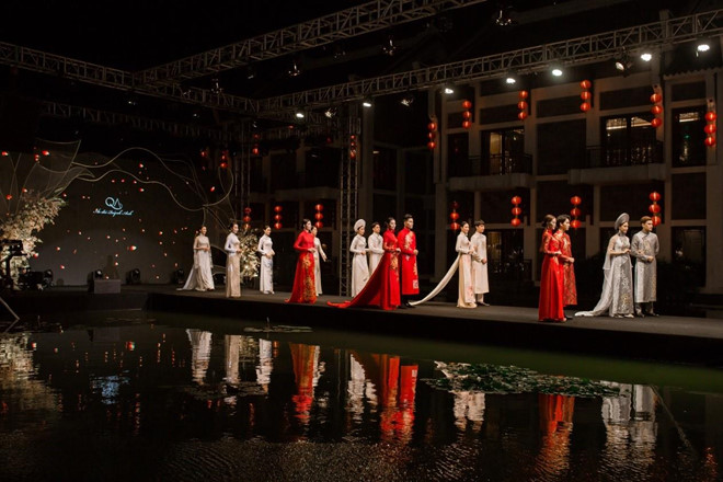 Đã mắt với bộ sưu tập vest và váy cưới trang nhã tại Almaz Mini Wedding Fair da mat voi bo suu tap vest va vay cuoi trang nha tai almaz mini wedding fair