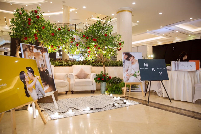 Đã mắt với bộ sưu tập vest và váy cưới trang nhã tại Almaz Mini Wedding Fair da mat voi bo suu tap vest va vay cuoi trang nha tai almaz mini wedding fair