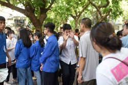 thanh doan ha noi dong hanh cung thi sinh vuot vu mon