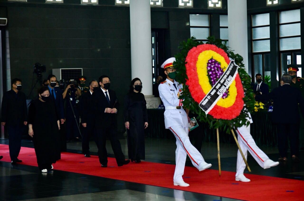 Đoàn đại biểu thành phố Hà Nội viếng nguyên Tổng Bí thư Lê Khả Phiêu