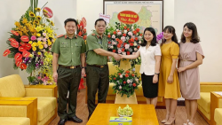 Thường trực Thành đoàn Hà Nội chúc mừng các đơn vị Công an nhân dân