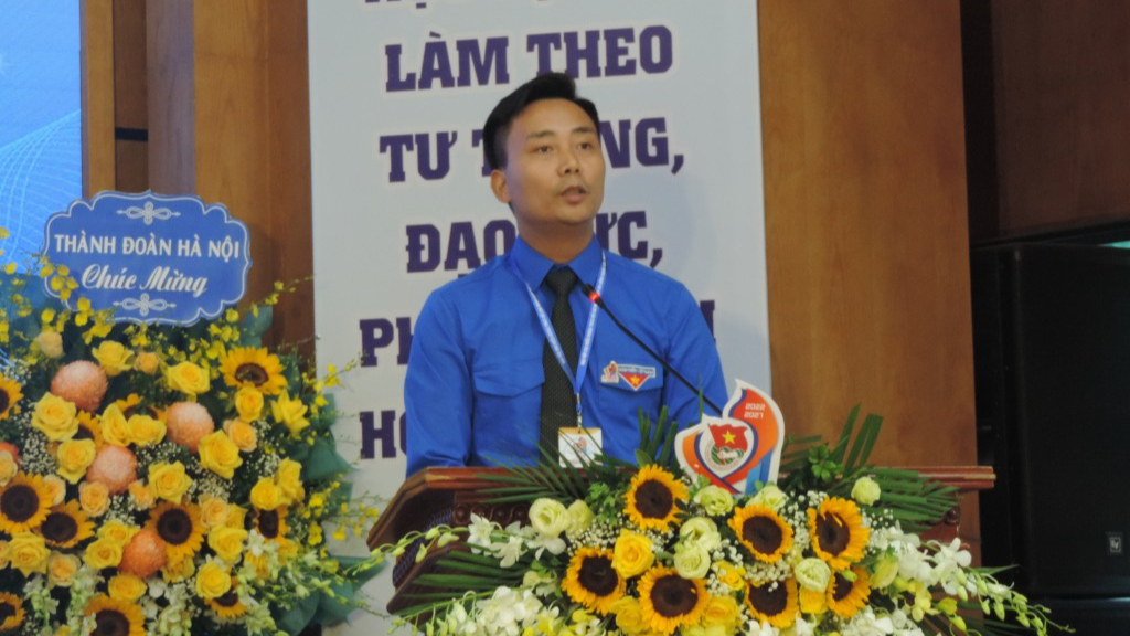 Phó Bí thư Thường trực Thành đoàn Hà Nội Nguyễn Đức Tiến phát biểu tại Đại hội