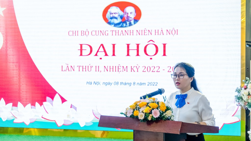 Đồng chí Dương Việt Hà (Giám đốc Cung Thanh niên Hà Nội) nhắc lại những đầu mục Đảng viên tham dự Đại hội cần nhớ