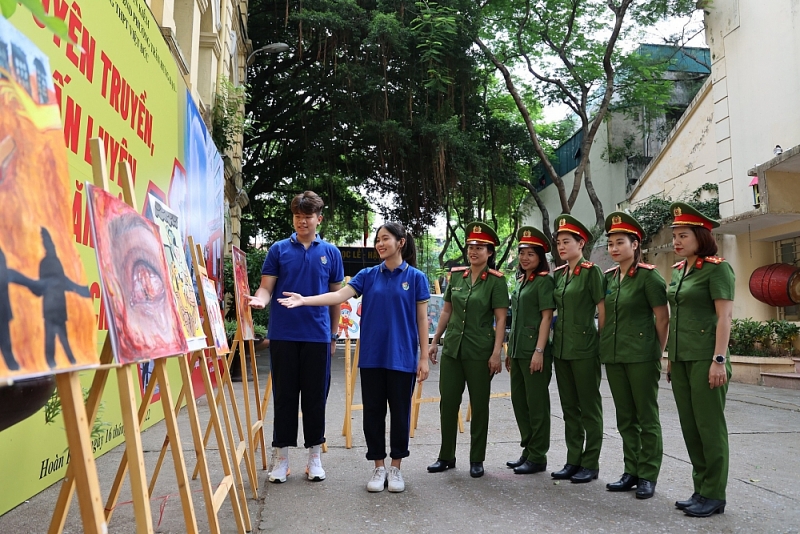 Học sinh trường Việt Đức hào hứng trải nghiệm