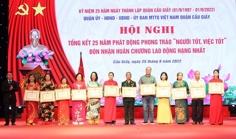 Quận Cầu Giấy (Hà Nội): Đón nhận Huân chương Lao động Hạng Nhất