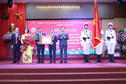 phuong trung hoa quan cau giay don nhan huan chuong lao dong hang nhat