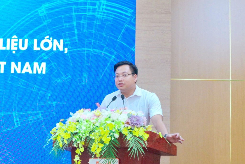 Đồng chí Trần Quang Hưng, Ủy viên BCH Trung ương Đoàn, Phó Bí thư Thành đoàn, Chủ tịch Hội SVVN thành phố Hà Nội phát biểu tại chương trình