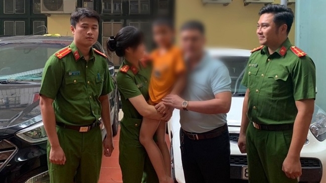 Lãnh đạo Công an TP Hà Nội thăm hỏi Thiếu tá cảnh sát bị kẻ bắt cóc bắn trọng thương