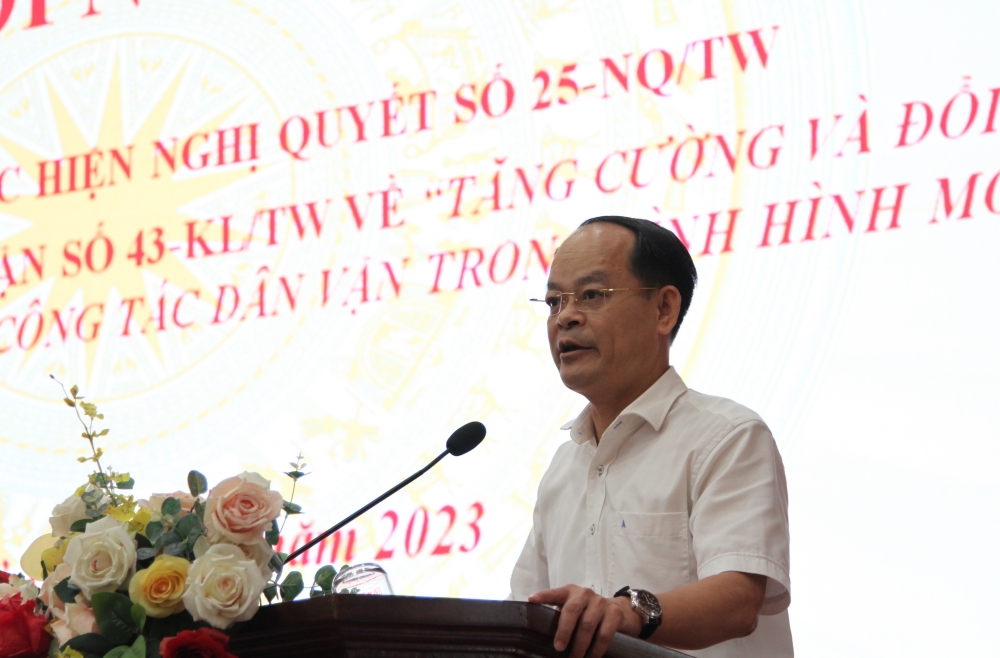 Phó trưởng ban Dân vận Thành Ủy Đinh Văn Khóa phát biểu tại hội nghị