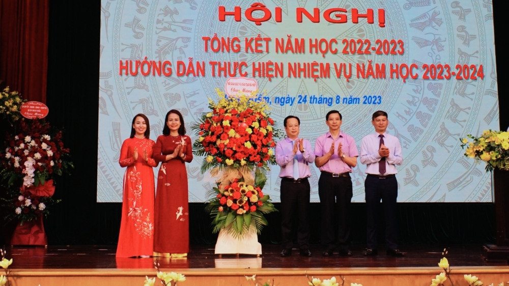 Quận Hoàn Kiếm - Lá cờ đầu GD&ĐT Thủ đô