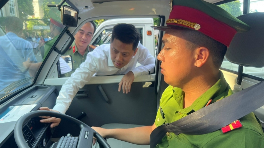 Hà Nội: Trao xe ô tô chuyên dụng cho Công an huyện Sóc Sơn dịp 2/9