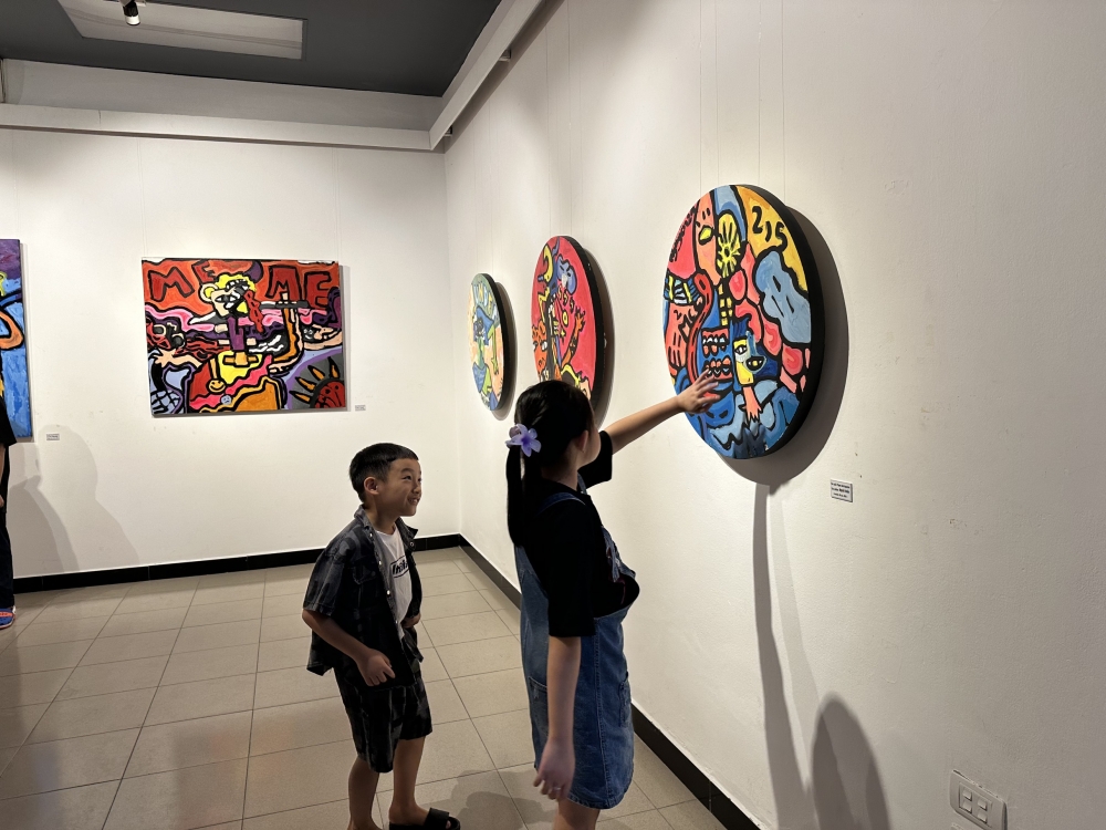 Đến Hà Nội xem triển lãm “Góc nhìn đa chiều” của cậu bé Xứ Lạng