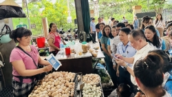 Ra mắt mô hình "Chợ văn minh, an toàn, hiệu quả" đầu tiên của quận Tây Hồ