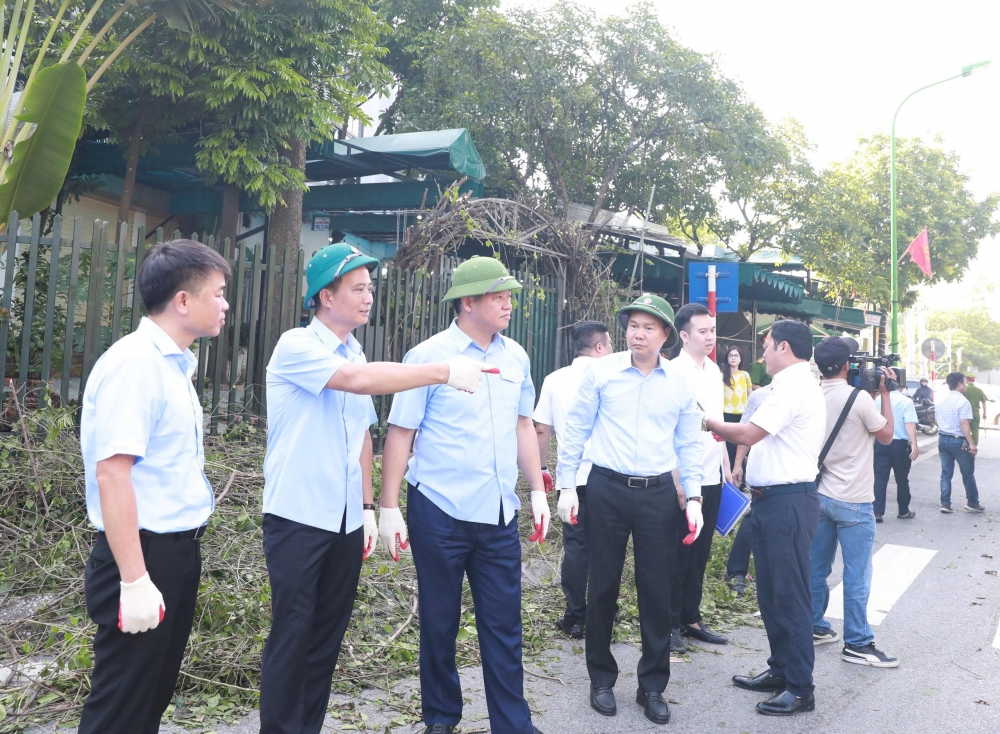Lễ ra quân tổng vệ sinh phường Hoàng Mai: truyền cảm hứng sống xanh cho người dân
