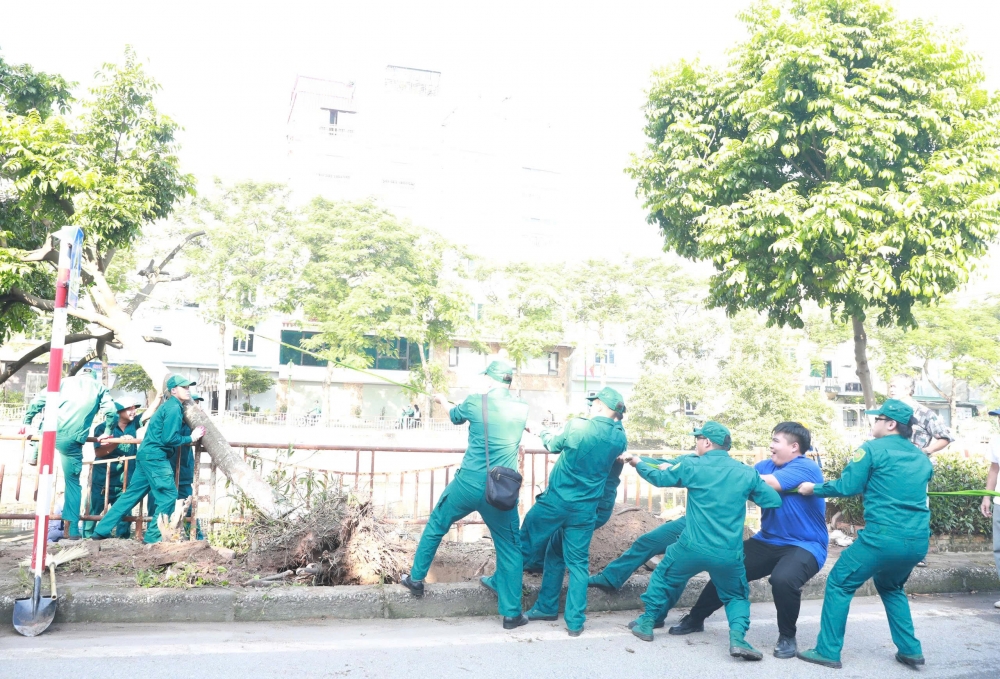 Lễ ra quân tổng vệ sinh phường Hoàng Mai: truyền cảm hứng sống xanh cho người dân