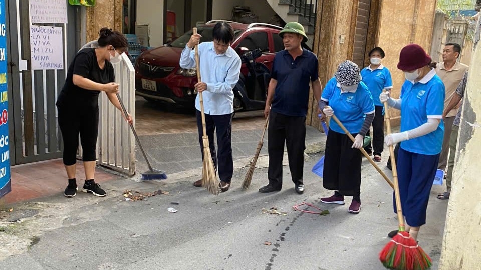 Người dân Tây Hồ với hành động đẹp vì môi trường