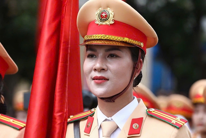 Nữ Cảnh sát giao thông Thủ đô rạng rỡ trong Ngày hội Vì Thủ đô bình yên