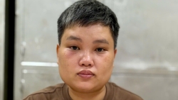 ha noi bat giu nguoi phu nu thu hon 2kg ma tuy tong hop