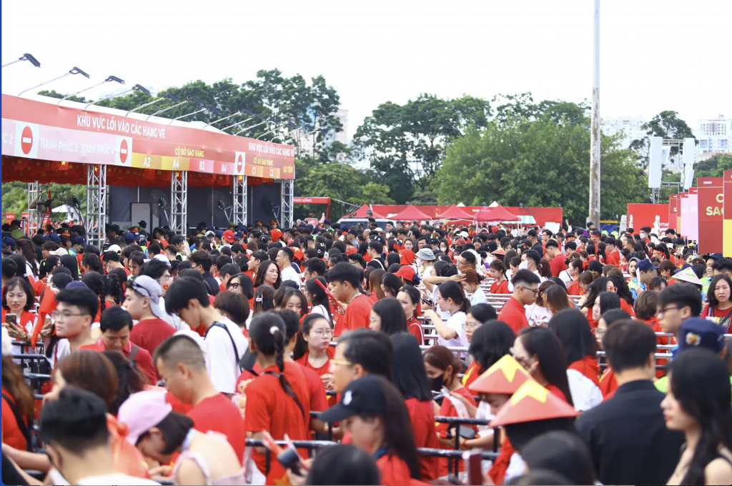 Rất đông du khách đến Hà Nội trong chuỗi sự kiện tổ chức dịp 2/9