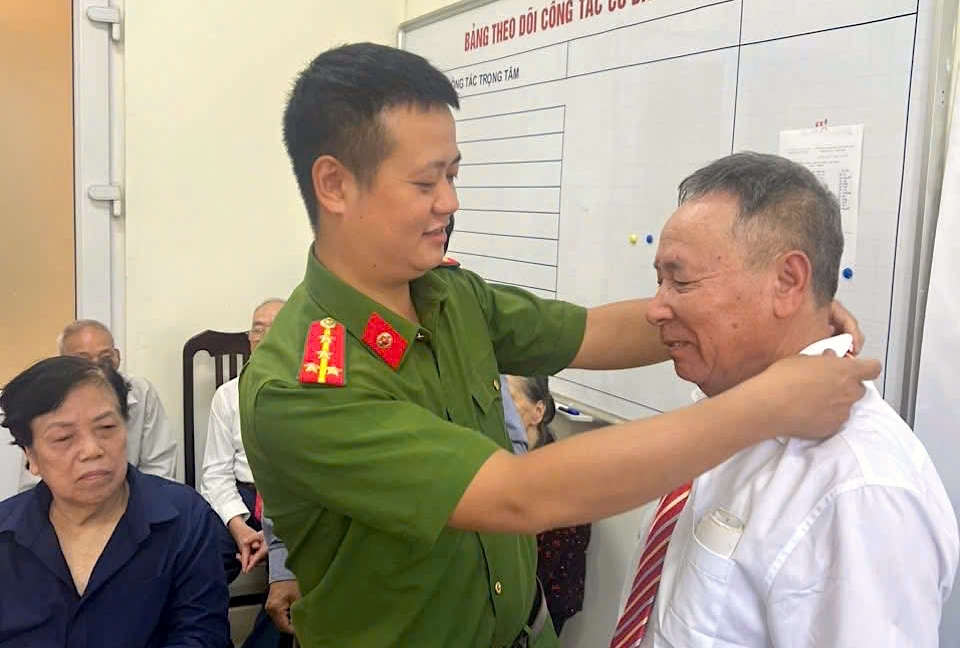 Với chính quyền địa phương 2 cấp, người dân và lực lượng Công an - không còn khoảng cách