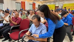 “Bình dân học vụ số” ở Định Công: Khi chính quyền và người dân cùng vào cuộc