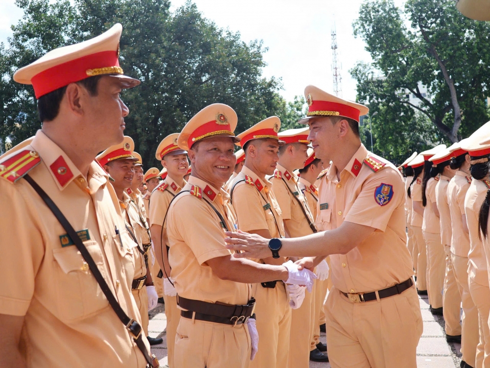 Đại tá Phạm Quang Huy, Phó Cục trưởng Cục Cảnh sát giao thông, Bộ Công an động viên cán bộ hoàn thành xuất sắc nhiệm vụ