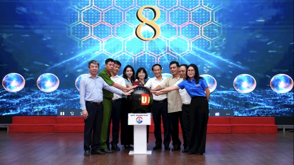 tuan le thi dua cao diem mung quoc khanh o cau giay