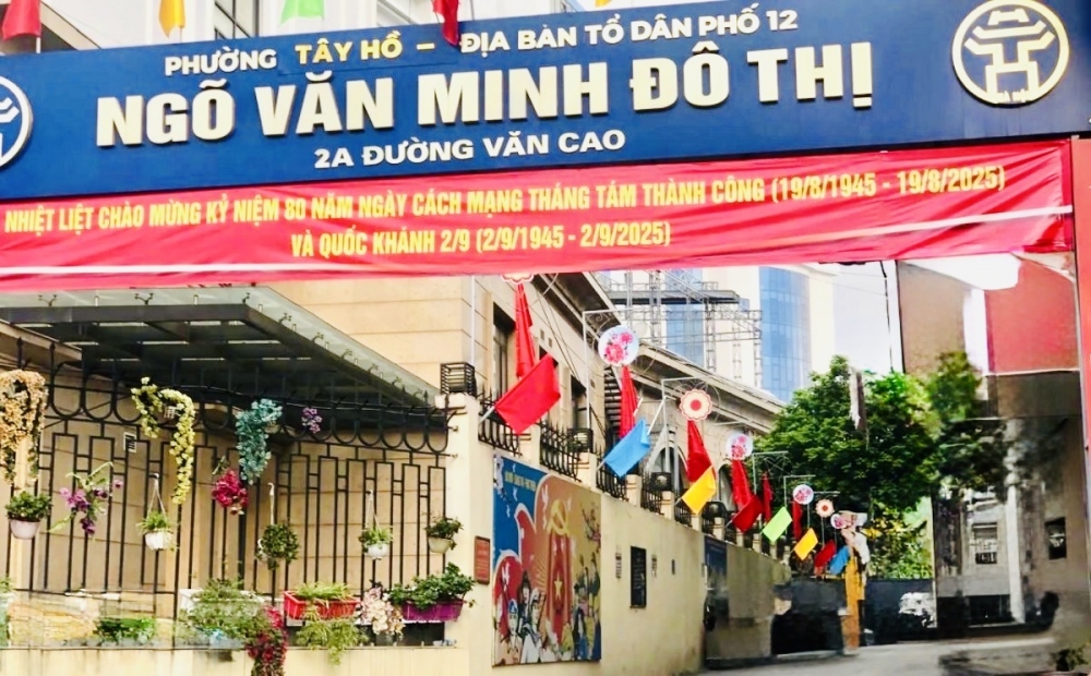 Phường Tây Hồ rực rỡ cờ hoa chào mừng Quốc khánh 2/9