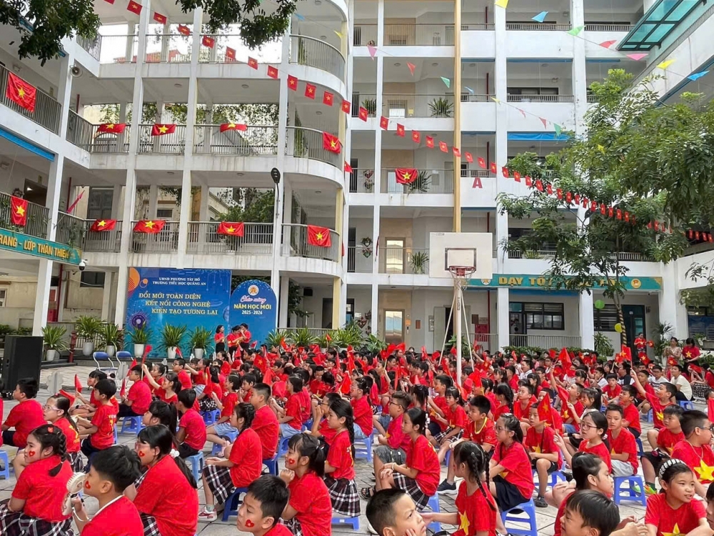 Hoạt động chào mừng Quốc khánh của học sinh Tây Hồ