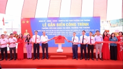 Phú Thượng: Gắn biển công trình Trường TH Đoàn Thị Điểm