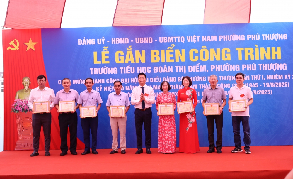 Phú Thượng: Gắn biển công trình Trường TH Đoàn Thị Điểm