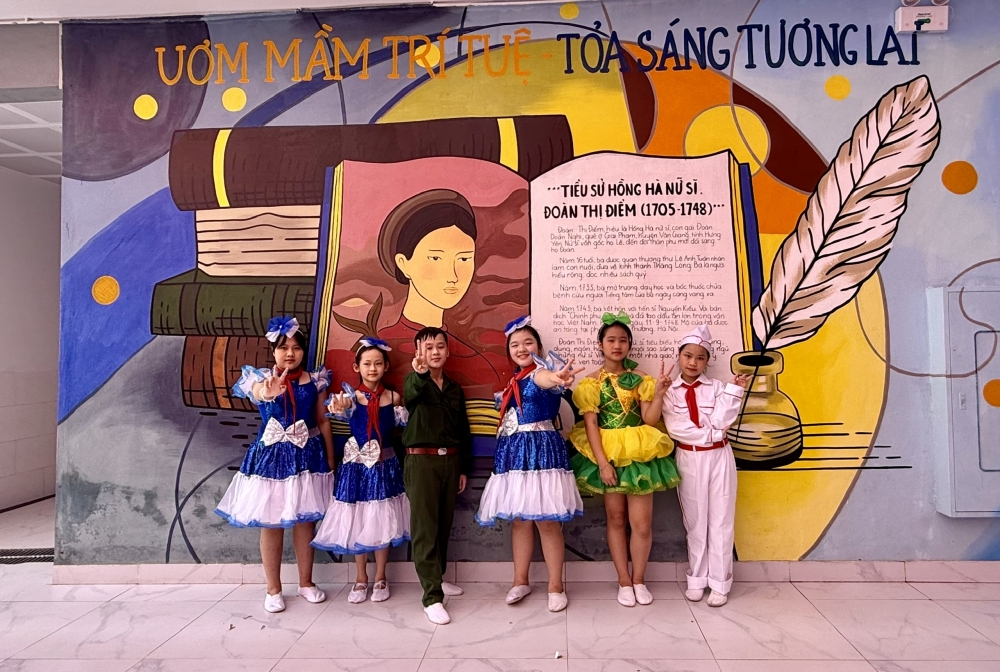 Học sinh Phú Thượng và niềm vui trường mới trước thềm năm học mới