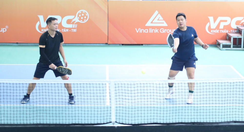 Vận động viên pickleball tranh tài